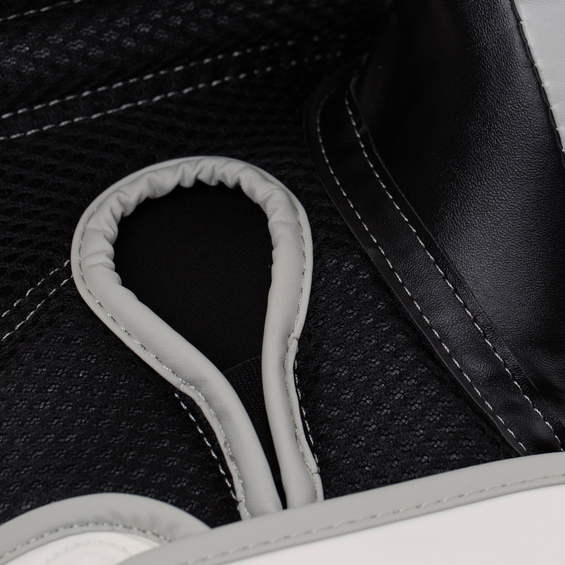 Powerlock 2R Training Gloves Hook and Loop White