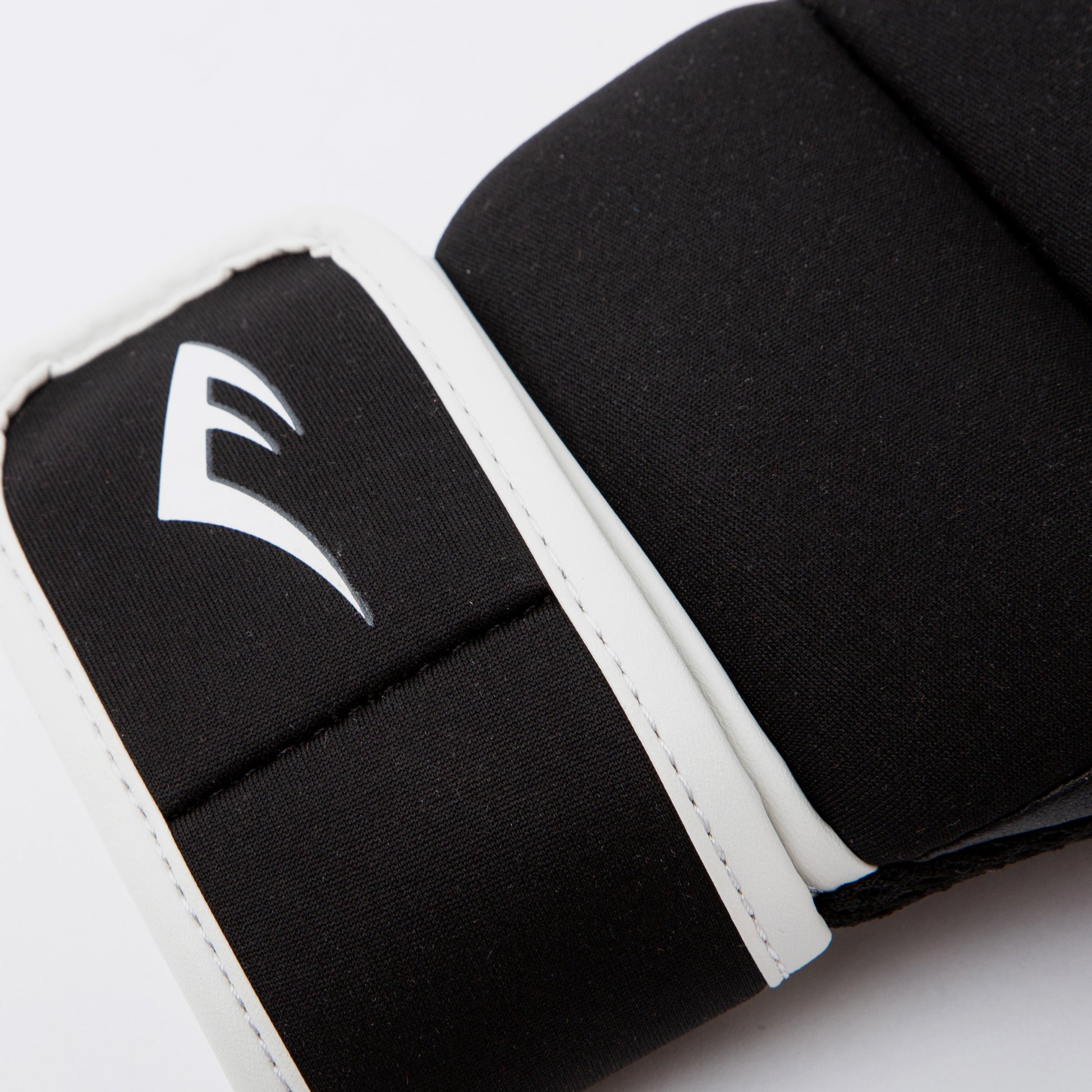 Core Kickboxing Gloves Black