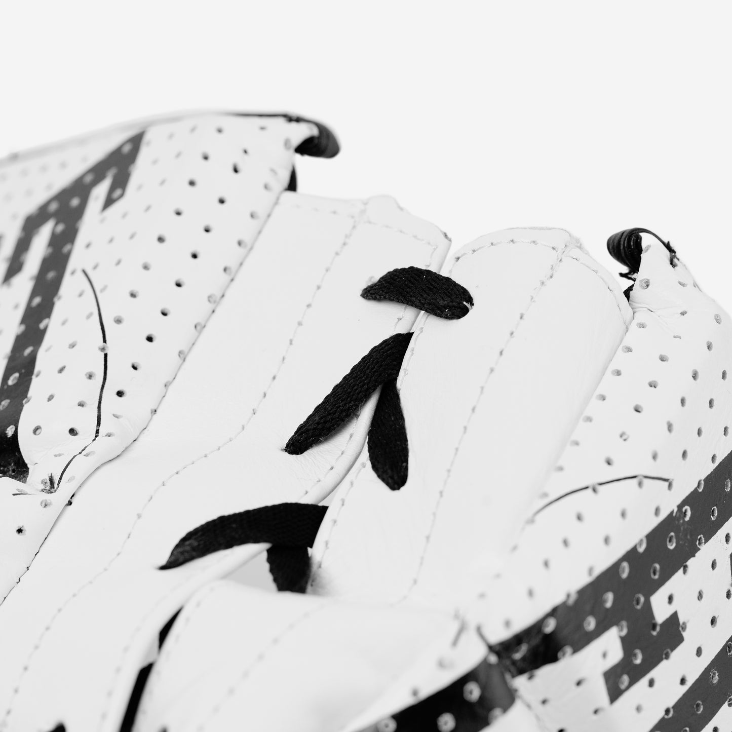 1910 Laced Groin Protector - black/white