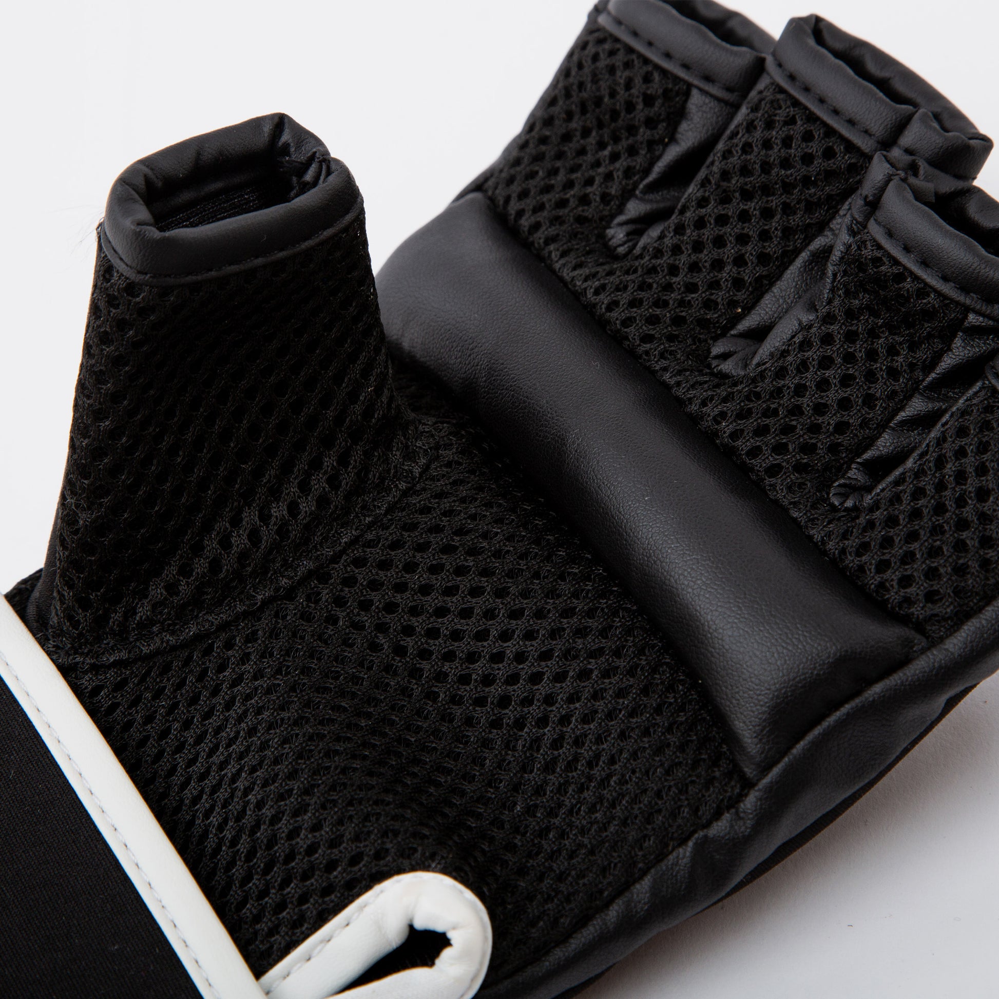 Core Kickboxing Gloves Black