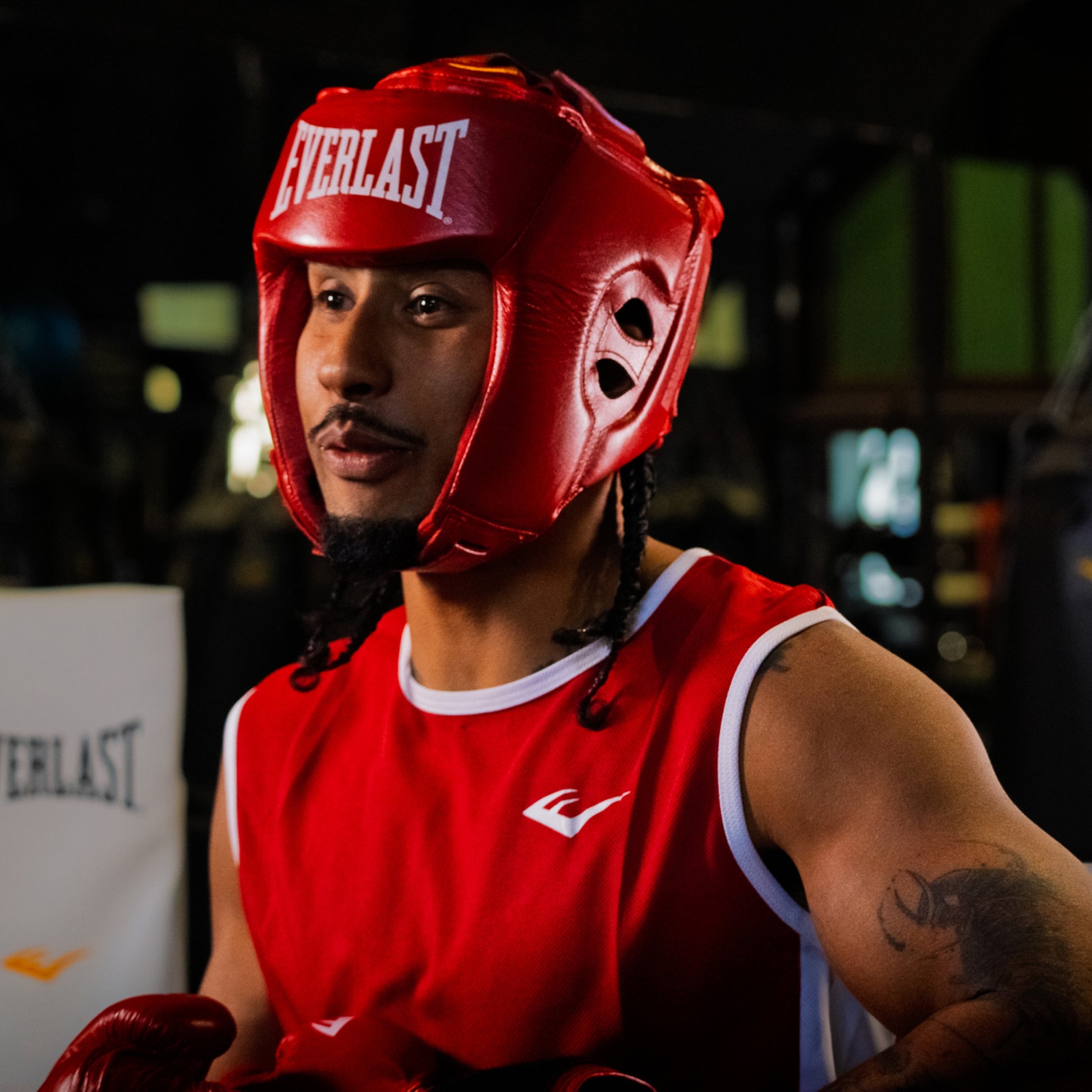 Red boxing headgear with 'Everlast' branding 
