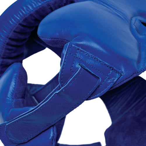 Blue boxing headgear with 'Everlast' branding on a white background
