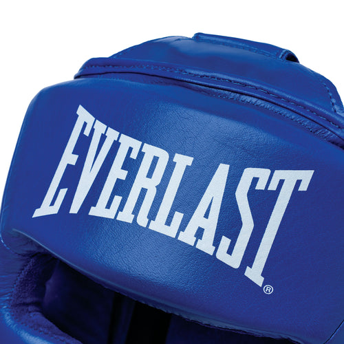 Blue boxing headgear with 'Everlast' branding on a white background