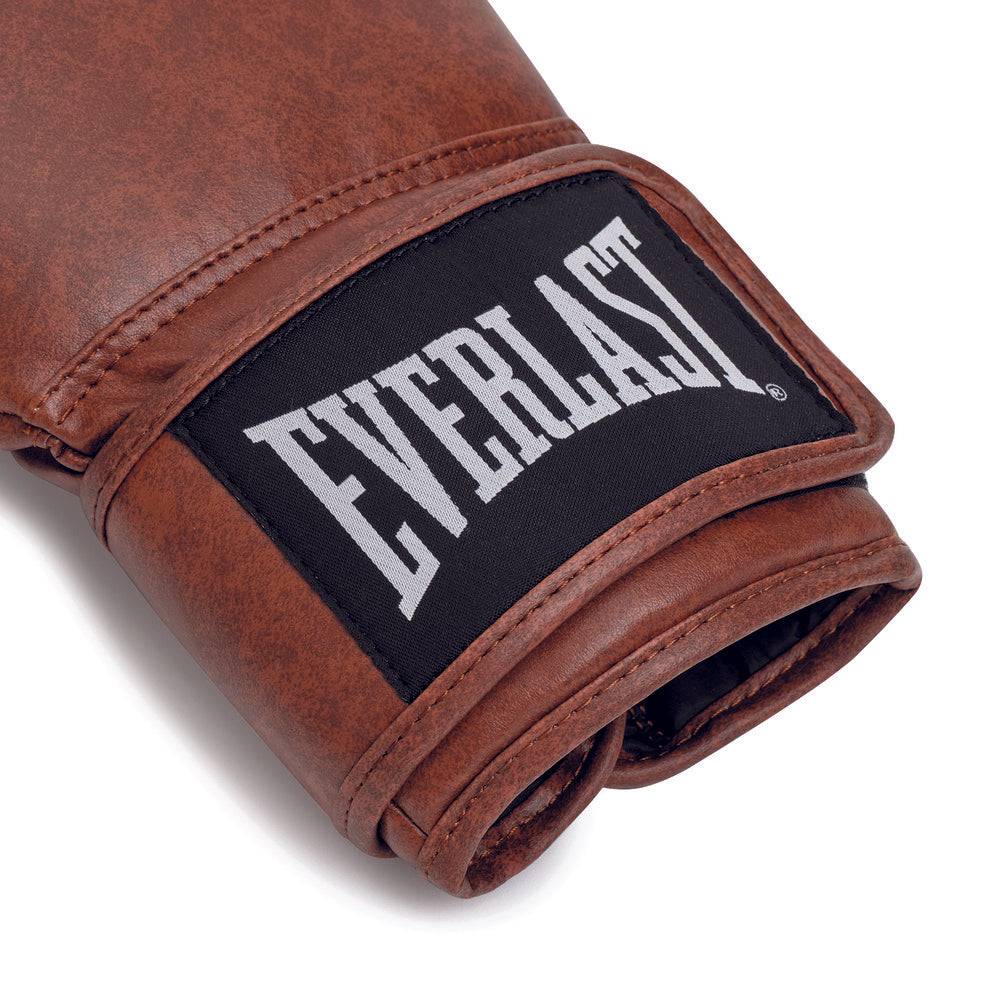 Brown classic boxing gloves with 'Everlast' 