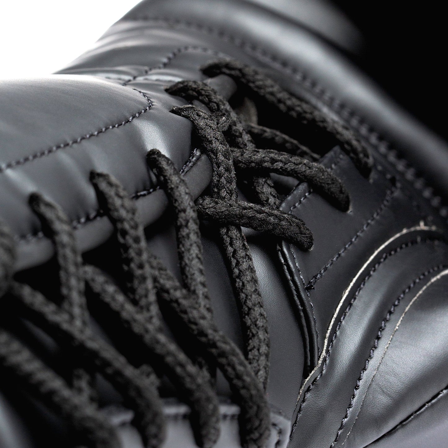 Elite 2 Laced Pro Boxing Gloves - Everlast