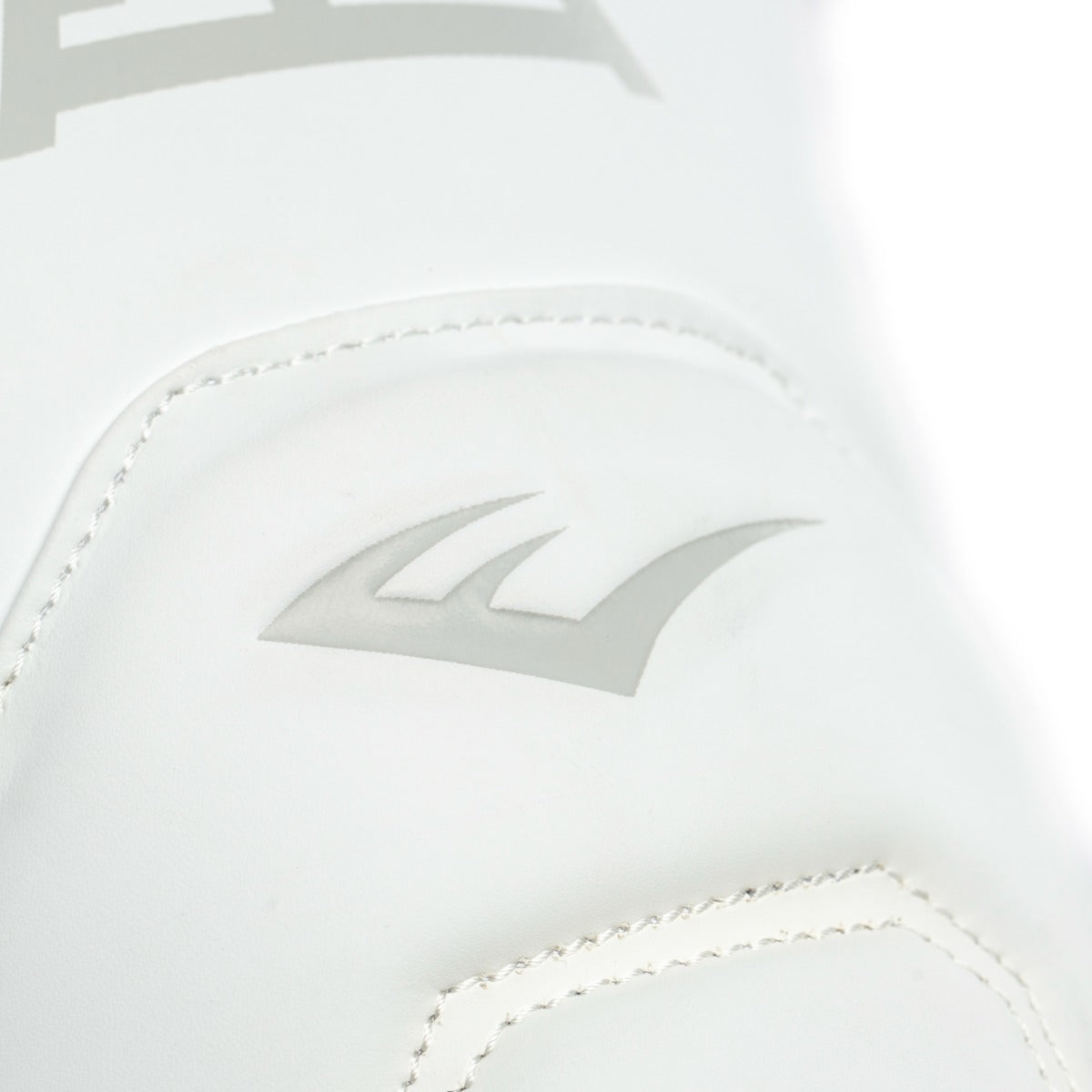 Elite 2 Laced Pro Boxing Gloves - Everlast